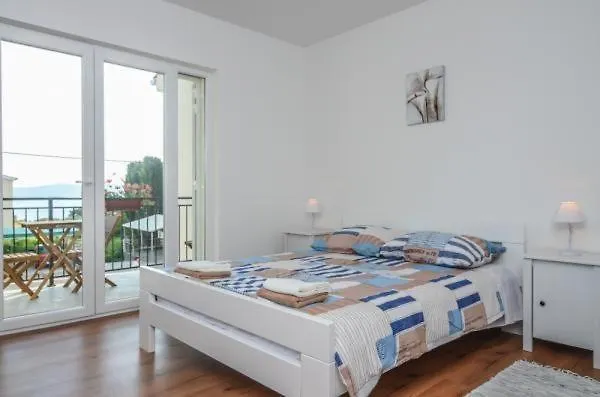House Tina 4*