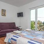 House Tina 4*