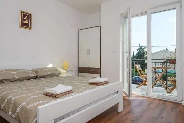 House Tina 4* Sveti Filip i Jakov